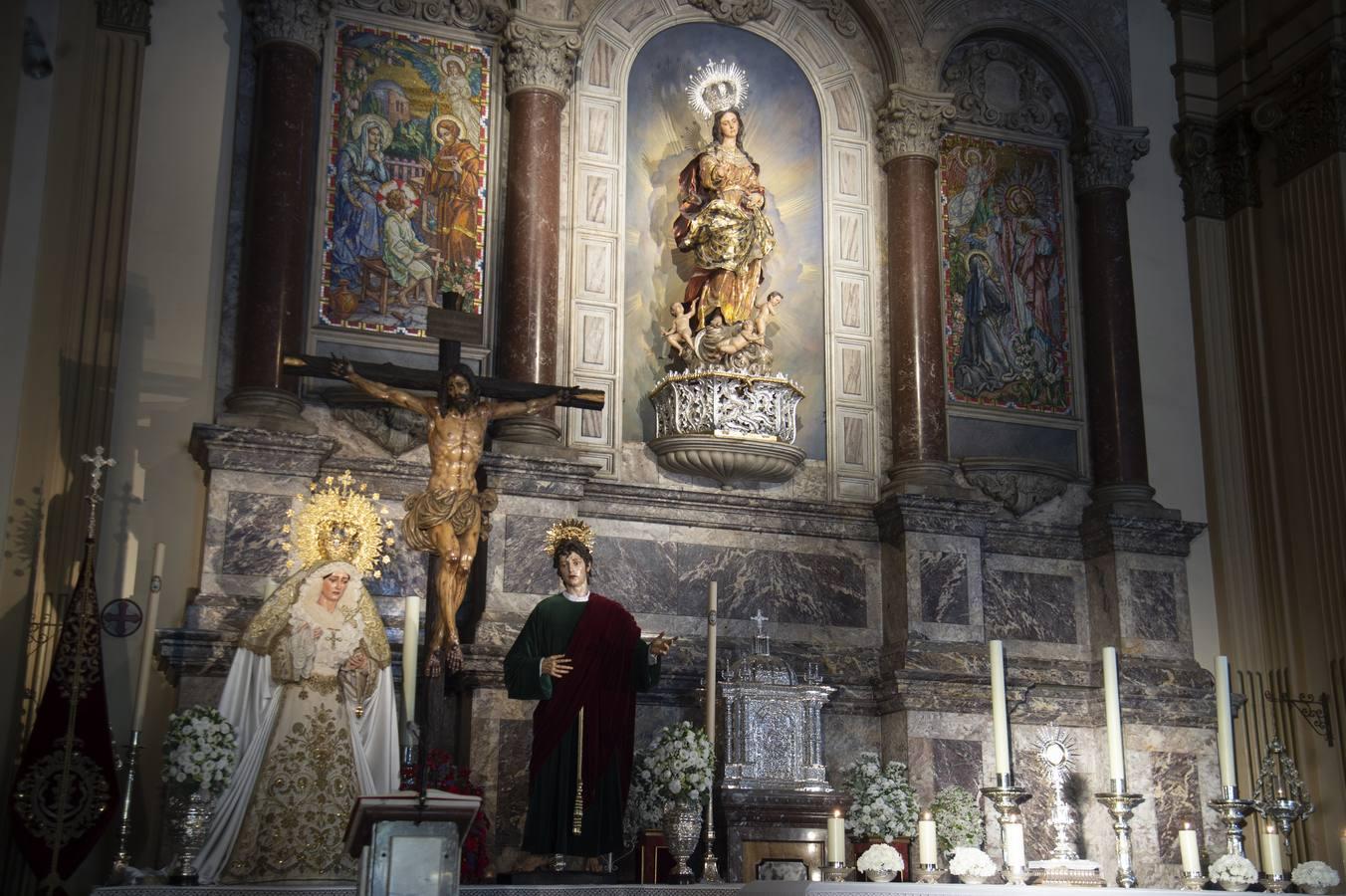 Los titulares de la Sed, en el altar mayor de la parroquia de la Concepción