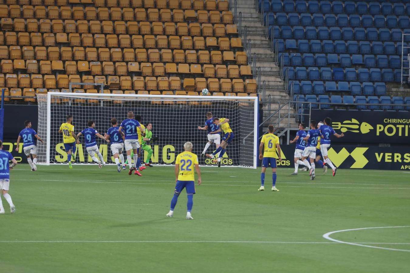 Partido Cádiz-Oviedo (2-0)