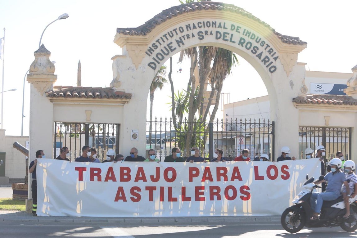 FOTOS: Trabajadores de Navantia en Cádiz piden más carga de trabajo