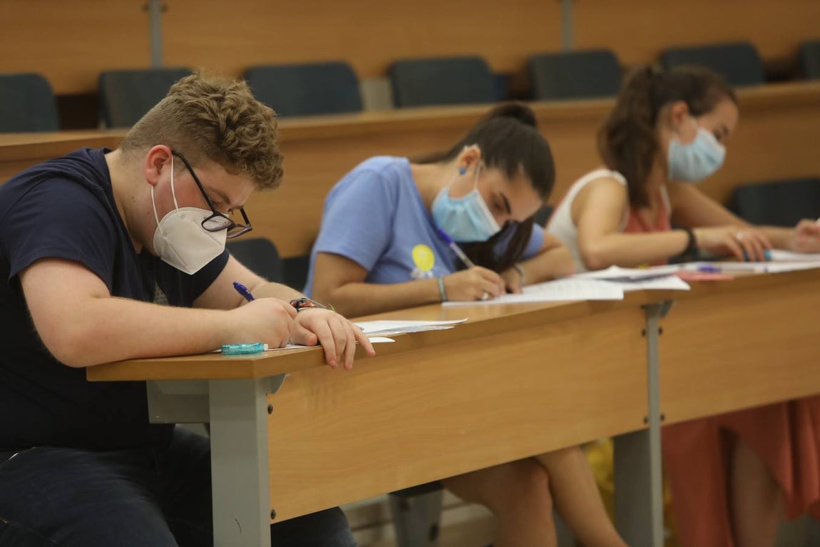 Normalidad en el inicio de la Selectividad del Covid-19 en Cádiz