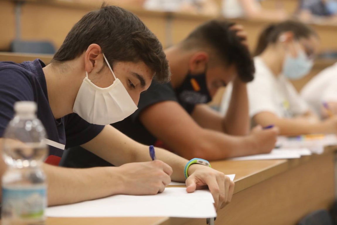 Normalidad en el inicio de la Selectividad del Covid-19 en Cádiz