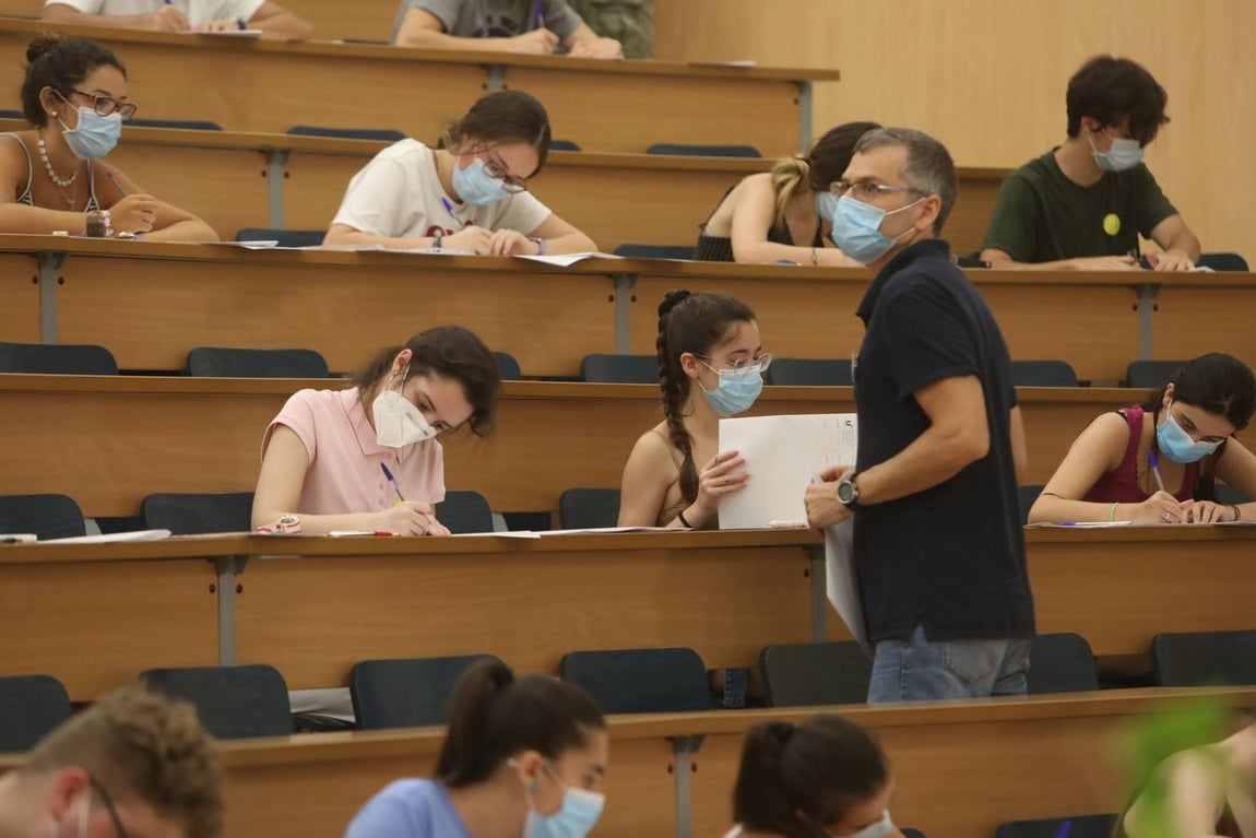 Normalidad en el inicio de la Selectividad del Covid-19 en Cádiz