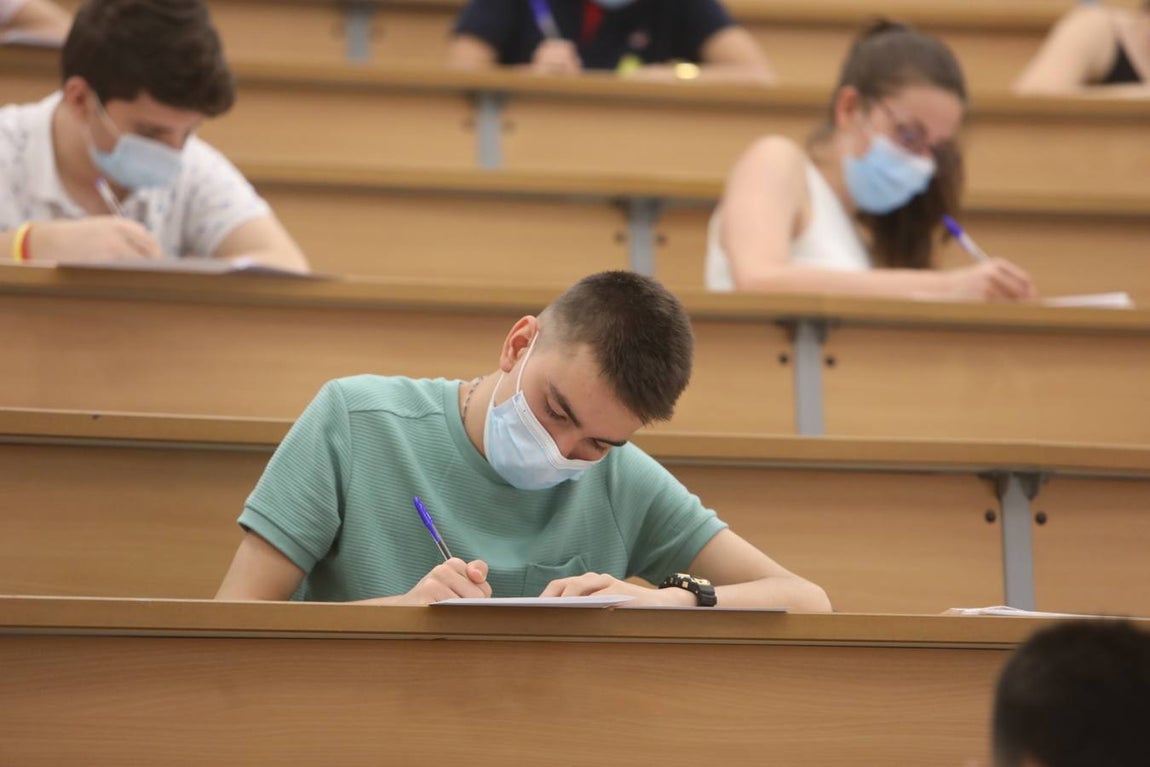 Normalidad en el inicio de la Selectividad del Covid-19 en Cádiz