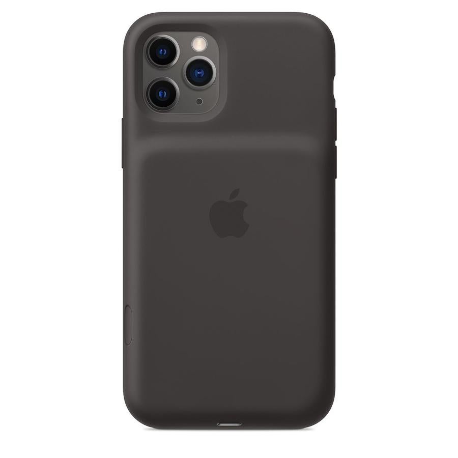 Funda Smart Battery, Apple. Perfecta para no quedarse sin batería este verano es la Smart Battery Case, una funda diseñada para aumentar la autonomía mientras proteges tu iPhone 11 Pro. Con interior de microfibra y exterior de silicona, este modelo ofrece protección absoluta y un 50% extra de batería. Además, dispone de un botón con el que se puede abrir la cámara, aunque el iPhone esté bloqueado ¿Lo mejor? puedes cargar el teléfono y la batería de la funda a la vez. Precio: 149 euros.