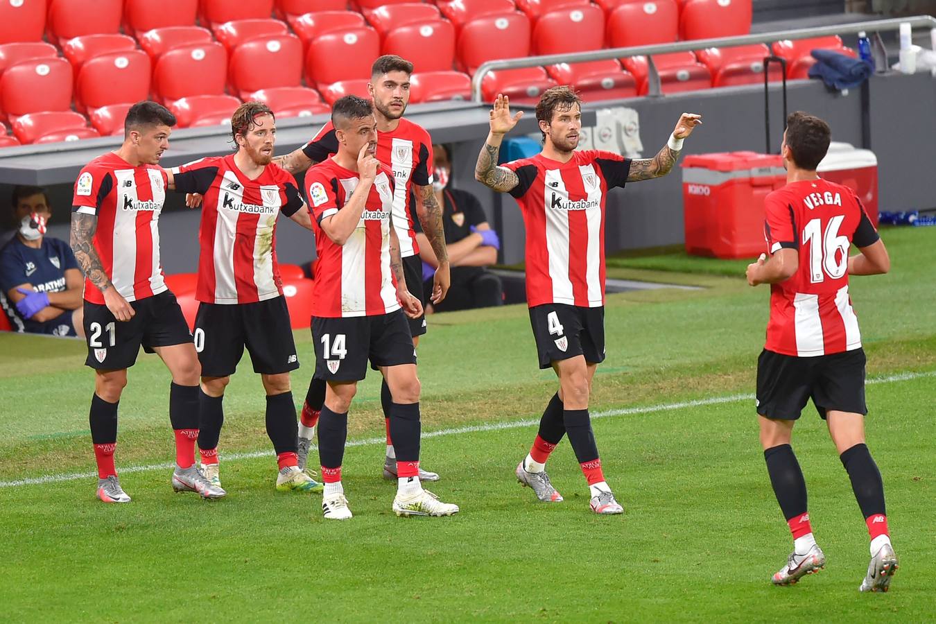 En imágenes, el encuentro entre el Athletic de Bilbao y el Sevilla F.C. en San Mamés