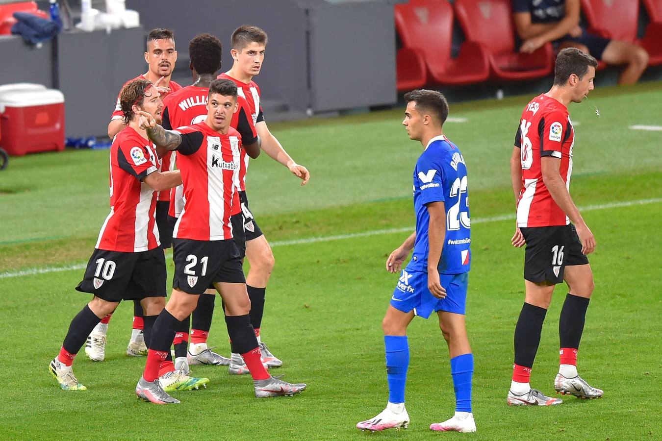 En imágenes, el encuentro entre el Athletic de Bilbao y el Sevilla F.C. en San Mamés