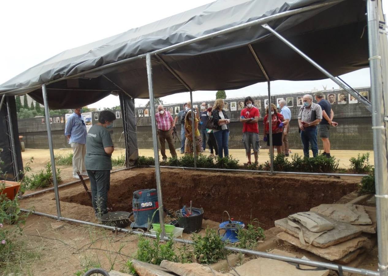 Las excavaciones en la fosa de Pico Reja, en imágenes