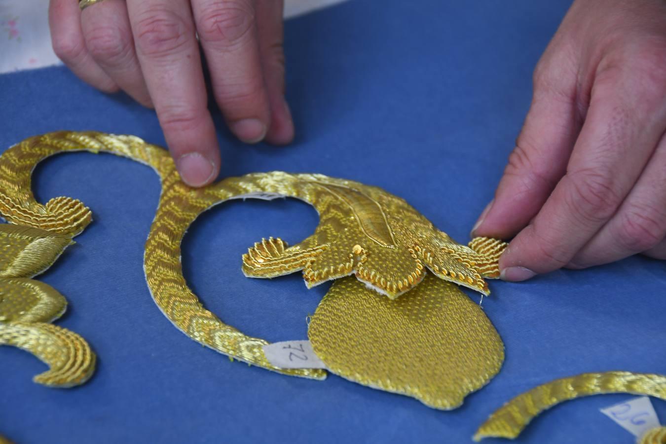 Detalles del nuevo manto de salida de la Virgen de Consolación de la Sed