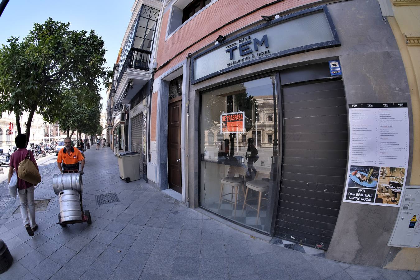 Numerosos negocios del centro de Sevilla echan el cierre