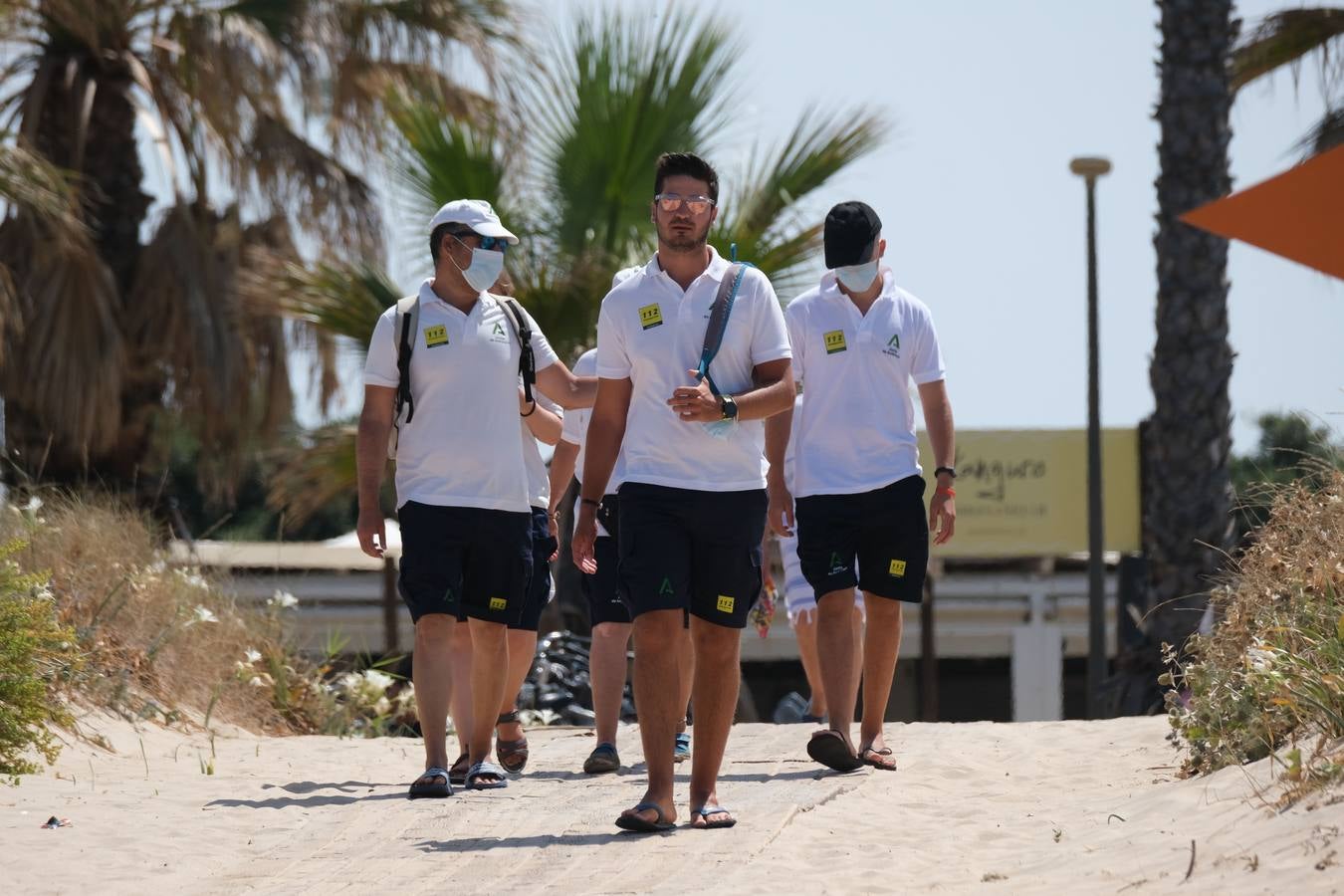 En imágenes, gran afluencia en la playa de Costa Ballena