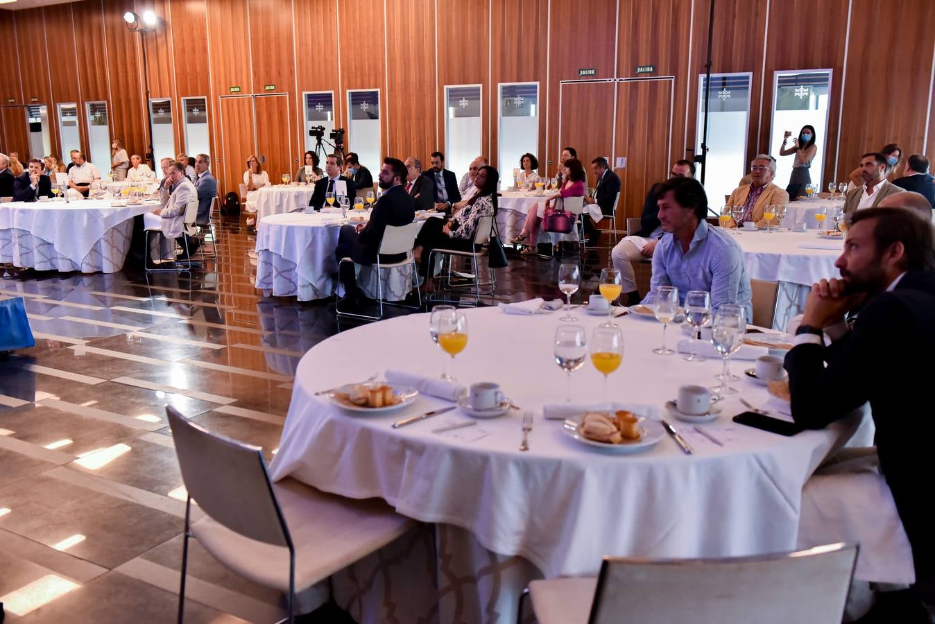 FOTOS: Reencuentro de invitados en La Mirada Económica