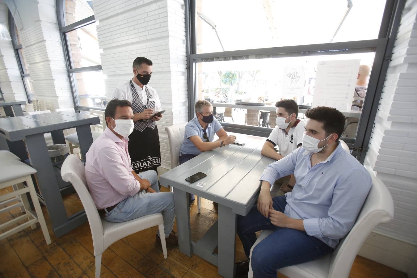 El primer día del uso obligatorio de mascarillas en Córdoba, en imágenes