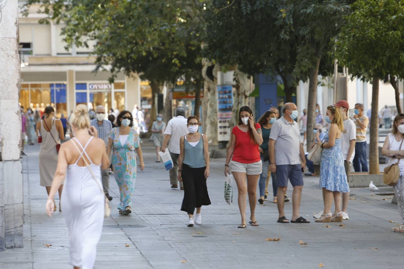 El primer día del uso obligatorio de mascarillas en Córdoba, en imágenes