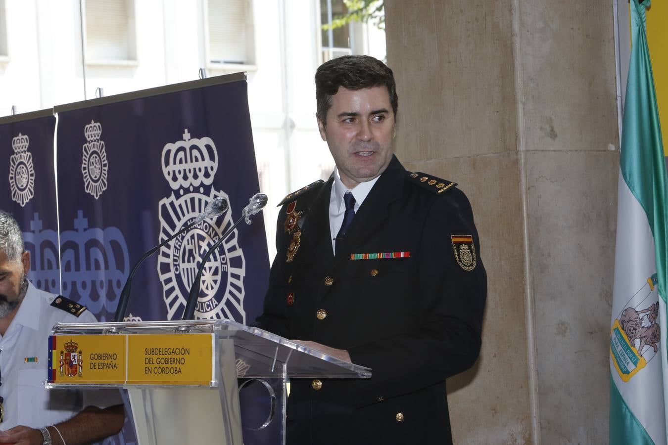 La toma de posesión del nuevo comisario jefe de la Policía Nacional en Córdoba, en imágenes