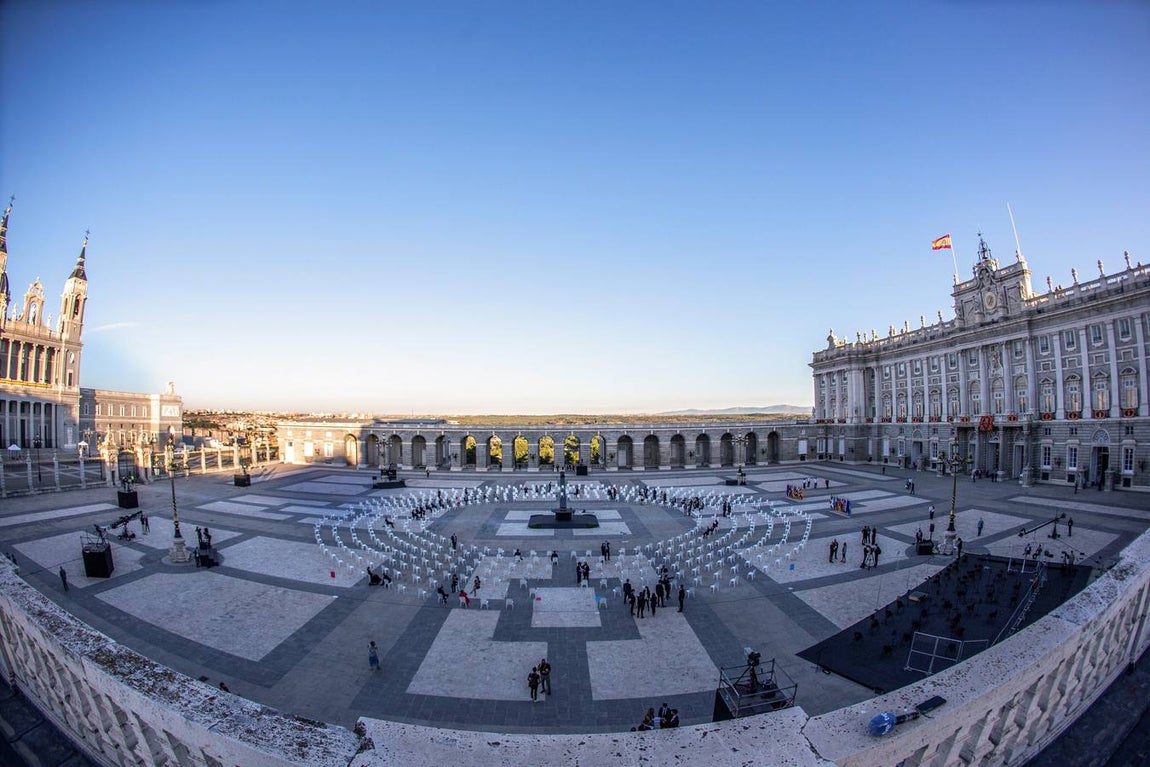 Vista general del Patio de la Armería del Palacio Real donde se ha celebrado el homenaje. 