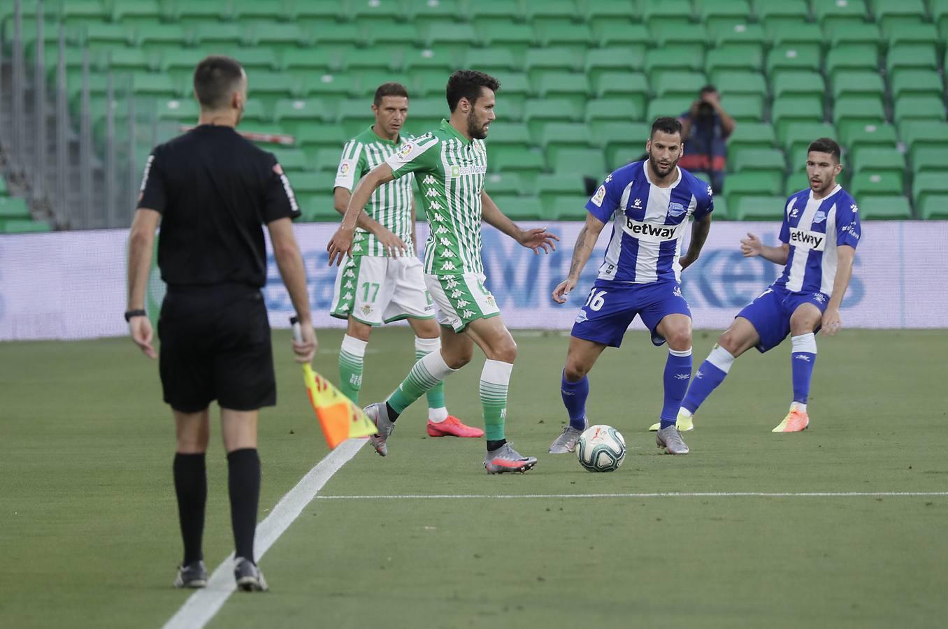 En imágenes, partido entre el Betis y el Alavés en el Benito Villamarín