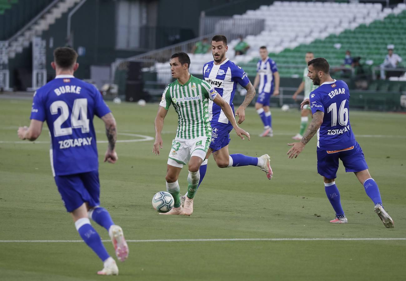 En imágenes, partido entre el Betis y el Alavés en el Benito Villamarín