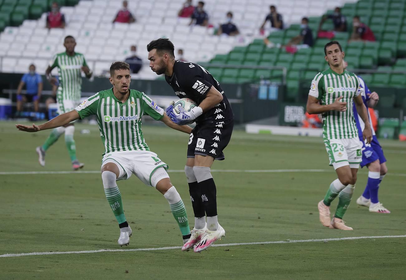 En imágenes, partido entre el Betis y el Alavés en el Benito Villamarín