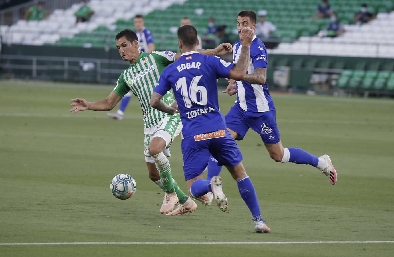 En imágenes, partido entre el Betis y el Alavés en el Benito Villamarín