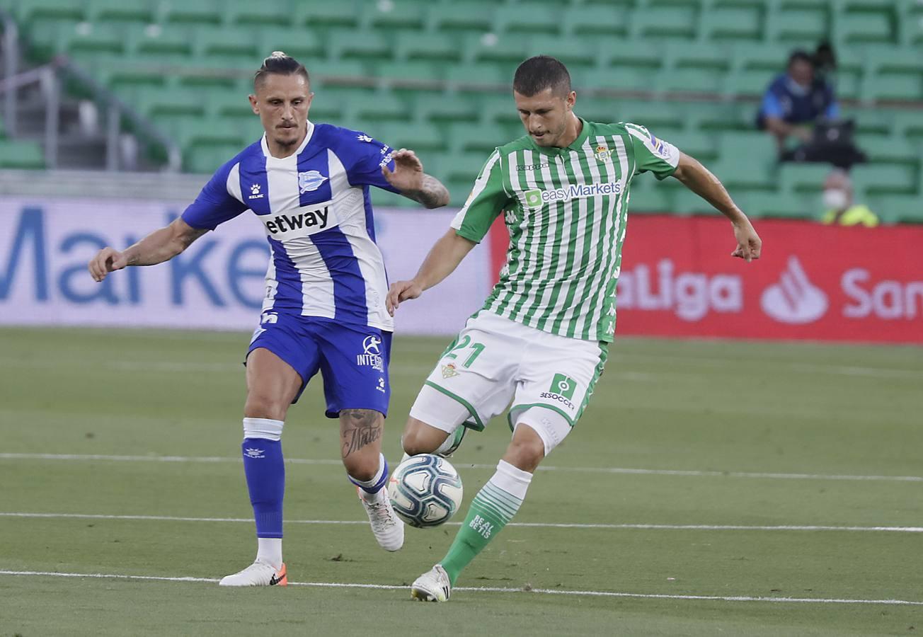 En imágenes, partido entre el Betis y el Alavés en el Benito Villamarín