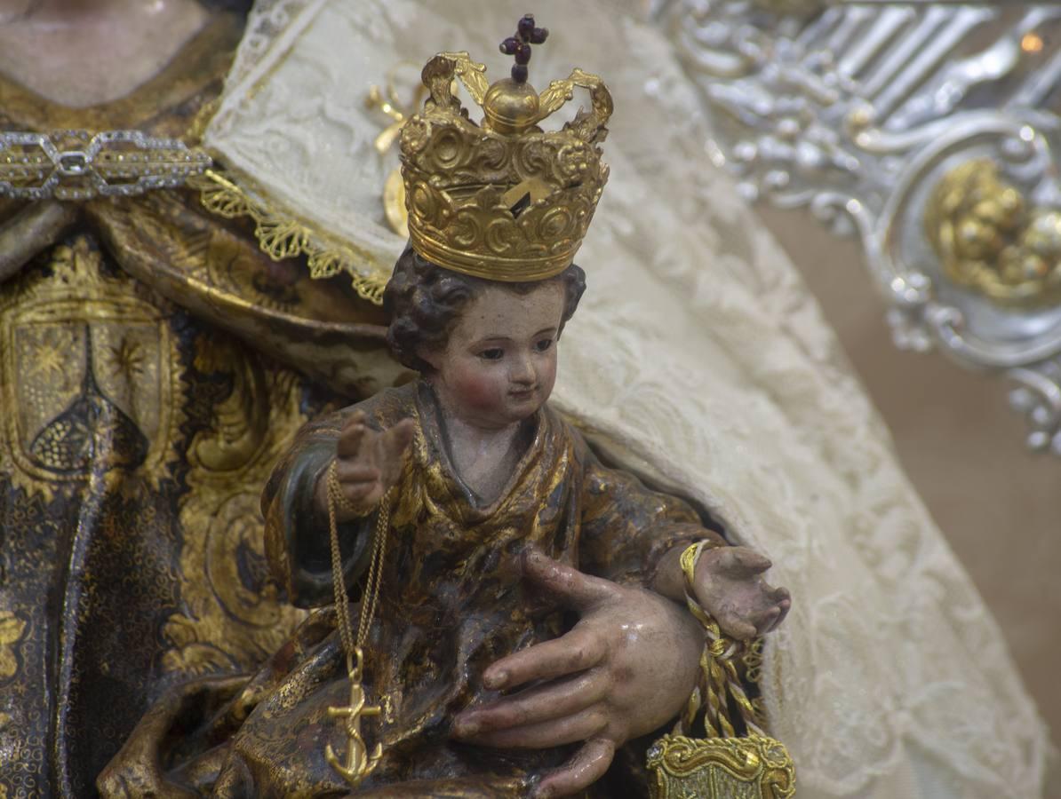 Altar de triduo y veneración del Carmen de Calatrava