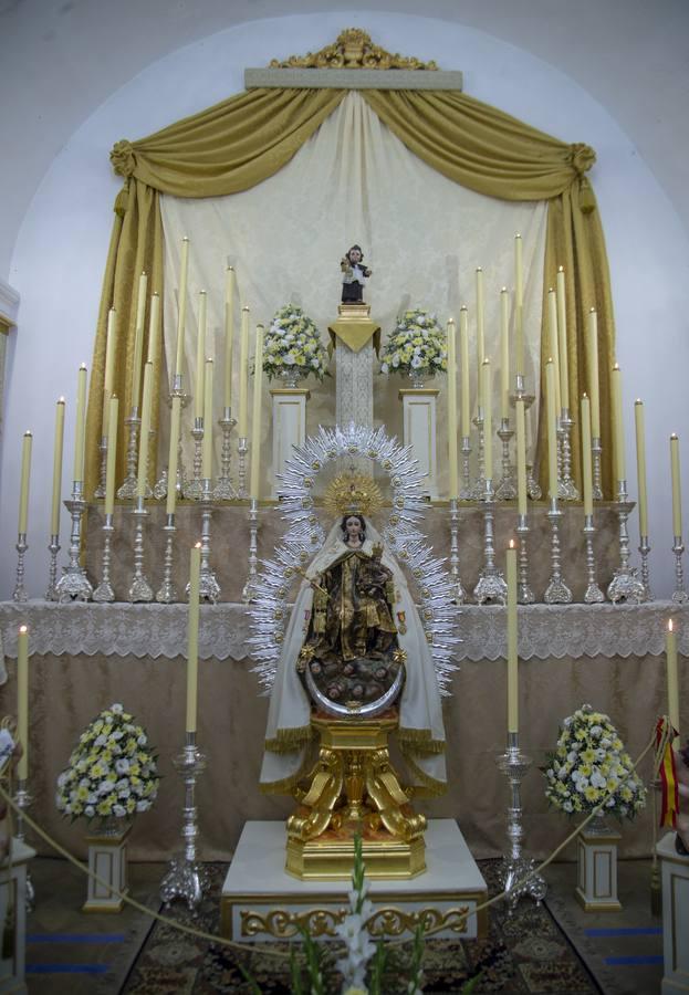 Altar de triduo y veneración del Carmen de Calatrava