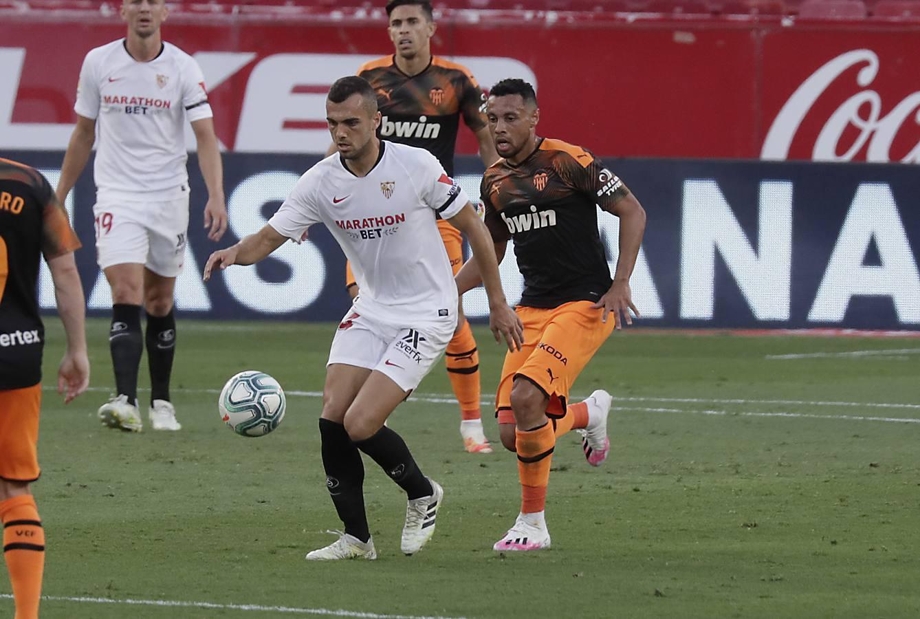 El partido entre el Sevilla y el Valencia, en imágenes