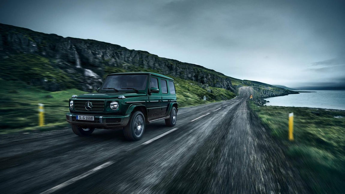 Mercedes Benz G Wagon. Este robusto todoterreno es uno de los favoritos del artista y de su mujer, la modelo Hailey Baldwin. Destaca su sencillo diseño cuadrado que se ha mantenido prácticamente inalterado desde los primeros modelos de 1979. Cuneta con un motor V8 de 4.0 litros que desarrolla 422 CV de potencia. Su precio va desde los 127.000 euros.