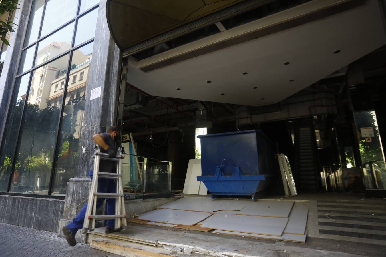 Las obras del nuevo supermercado Aldi en el Centro de Córdoba, en imágenes