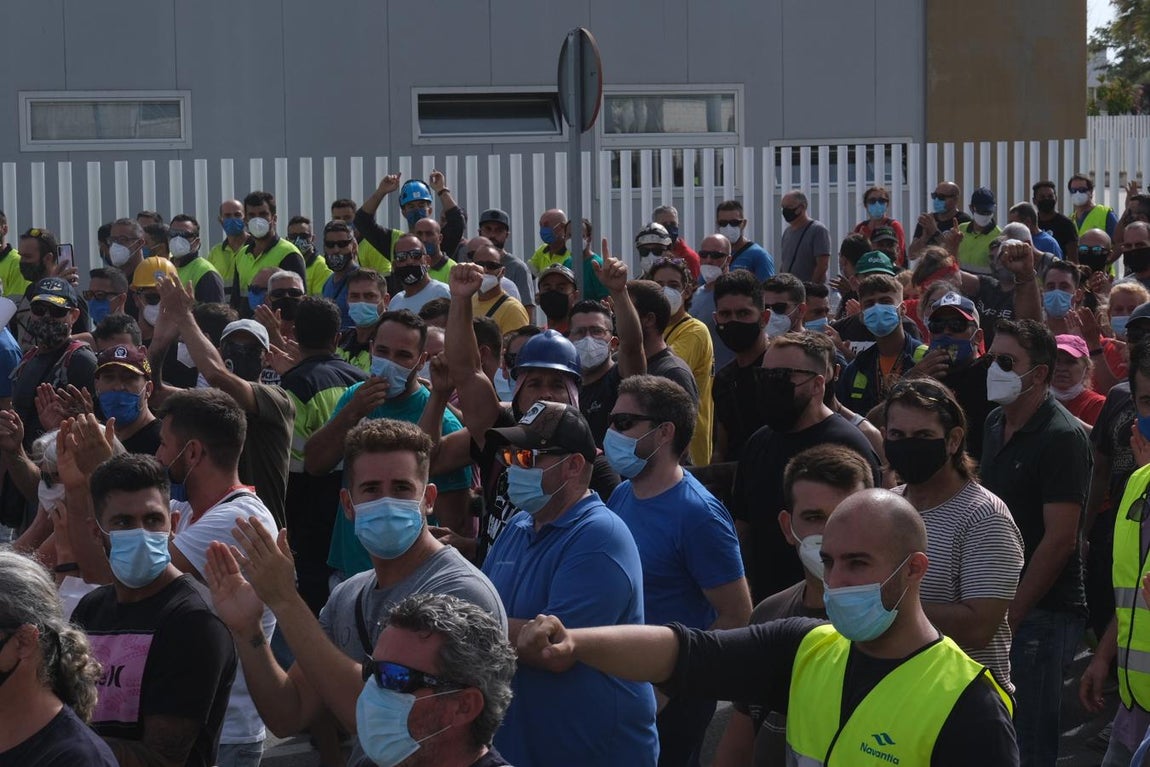 FOTOS: Los Astilleros de la Bahía de Cádiz salen a la calle a pedir auxilio