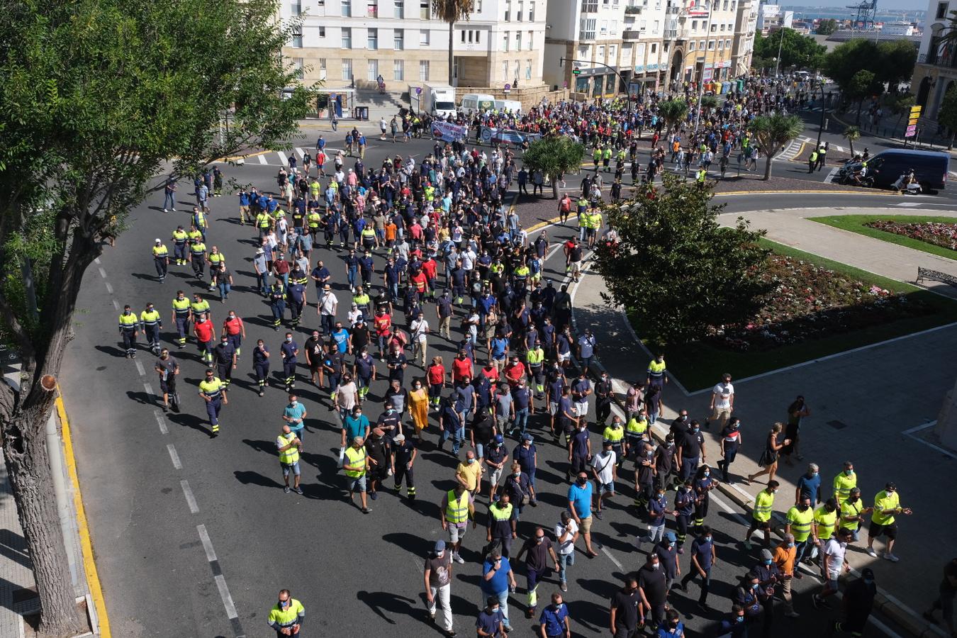 FOTOS: Los Astilleros de la Bahía de Cádiz salen a la calle a pedir auxilio