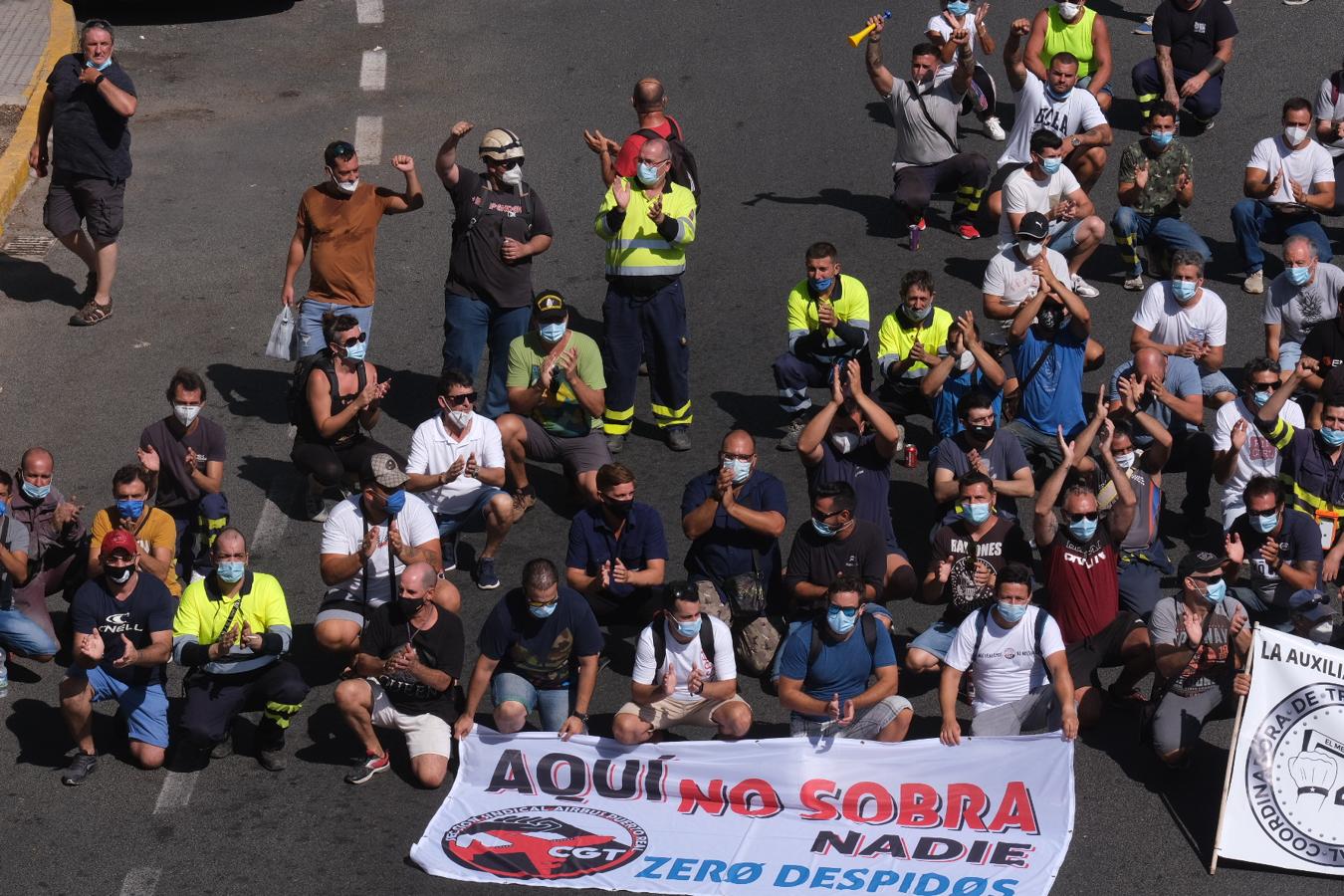 FOTOS: Los Astilleros de la Bahía de Cádiz salen a la calle a pedir auxilio