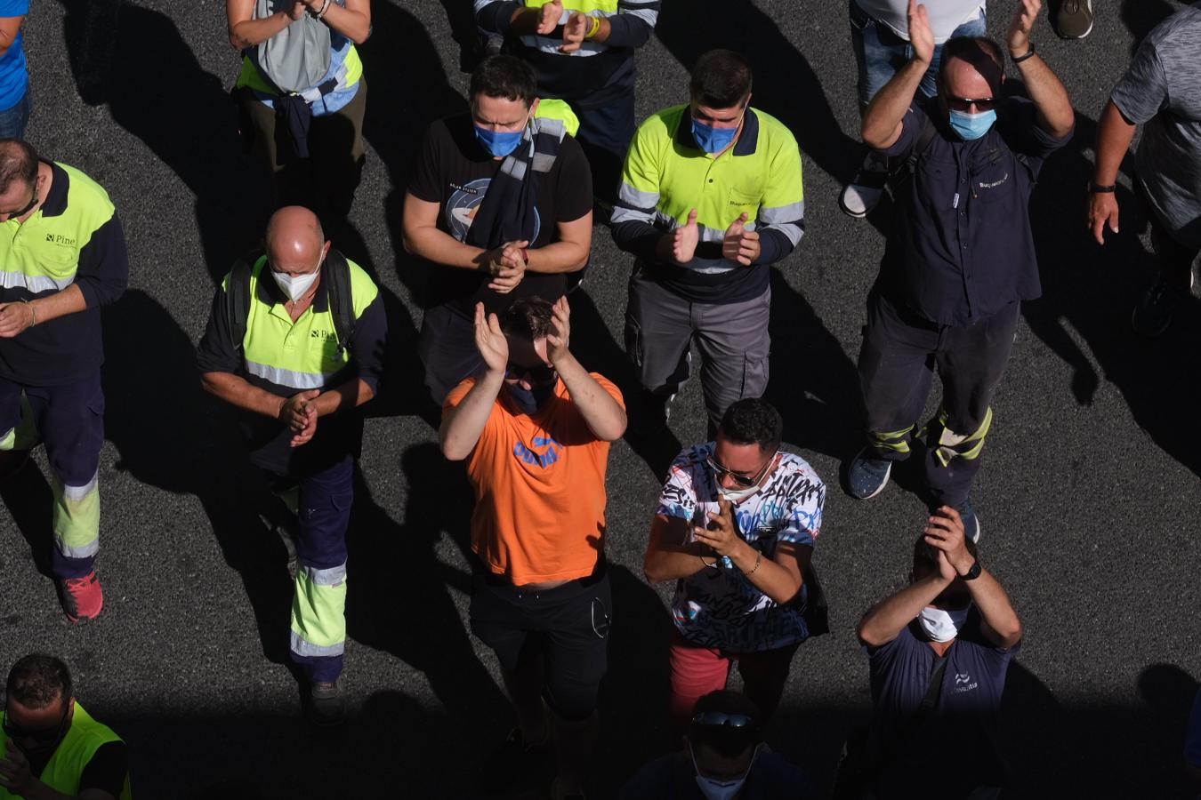 FOTOS: Los Astilleros de la Bahía de Cádiz salen a la calle a pedir auxilio