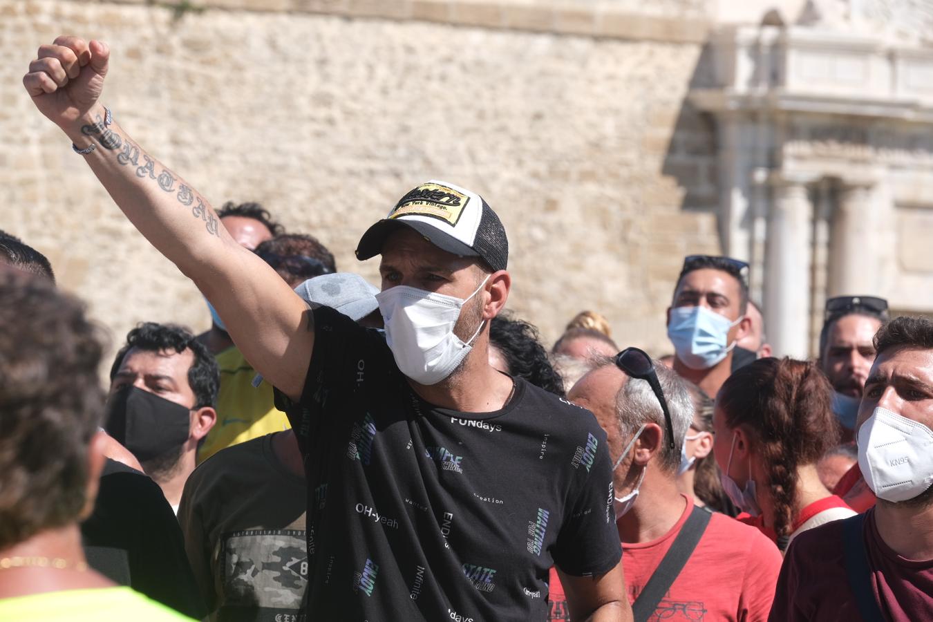 FOTOS: Los Astilleros de la Bahía de Cádiz salen a la calle a pedir auxilio