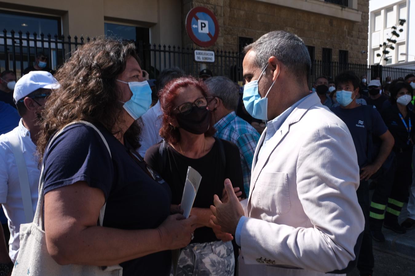 FOTOS: Los Astilleros de la Bahía de Cádiz salen a la calle a pedir auxilio