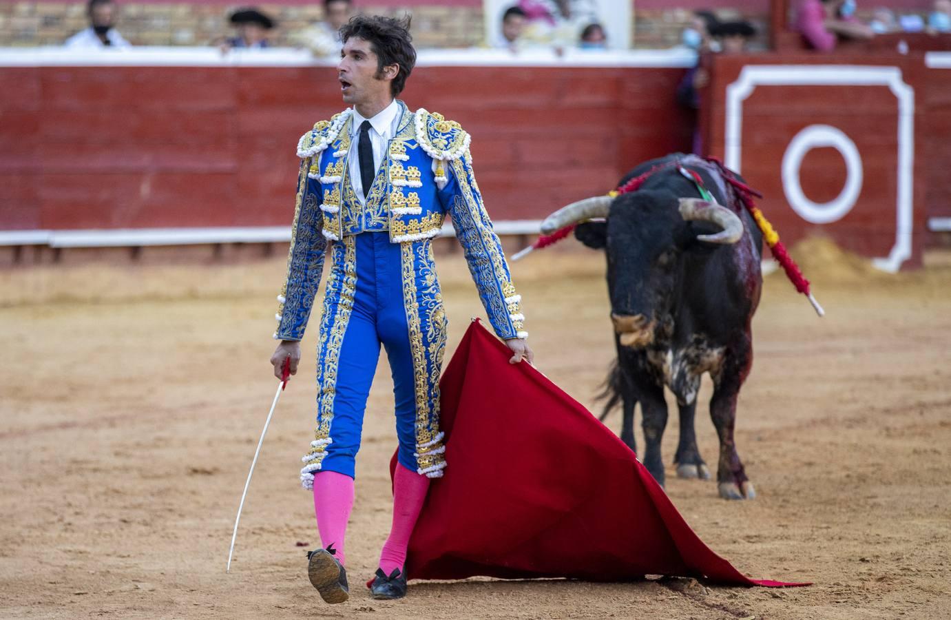 En imágenes, la primera corrida de toros de las Colombinas