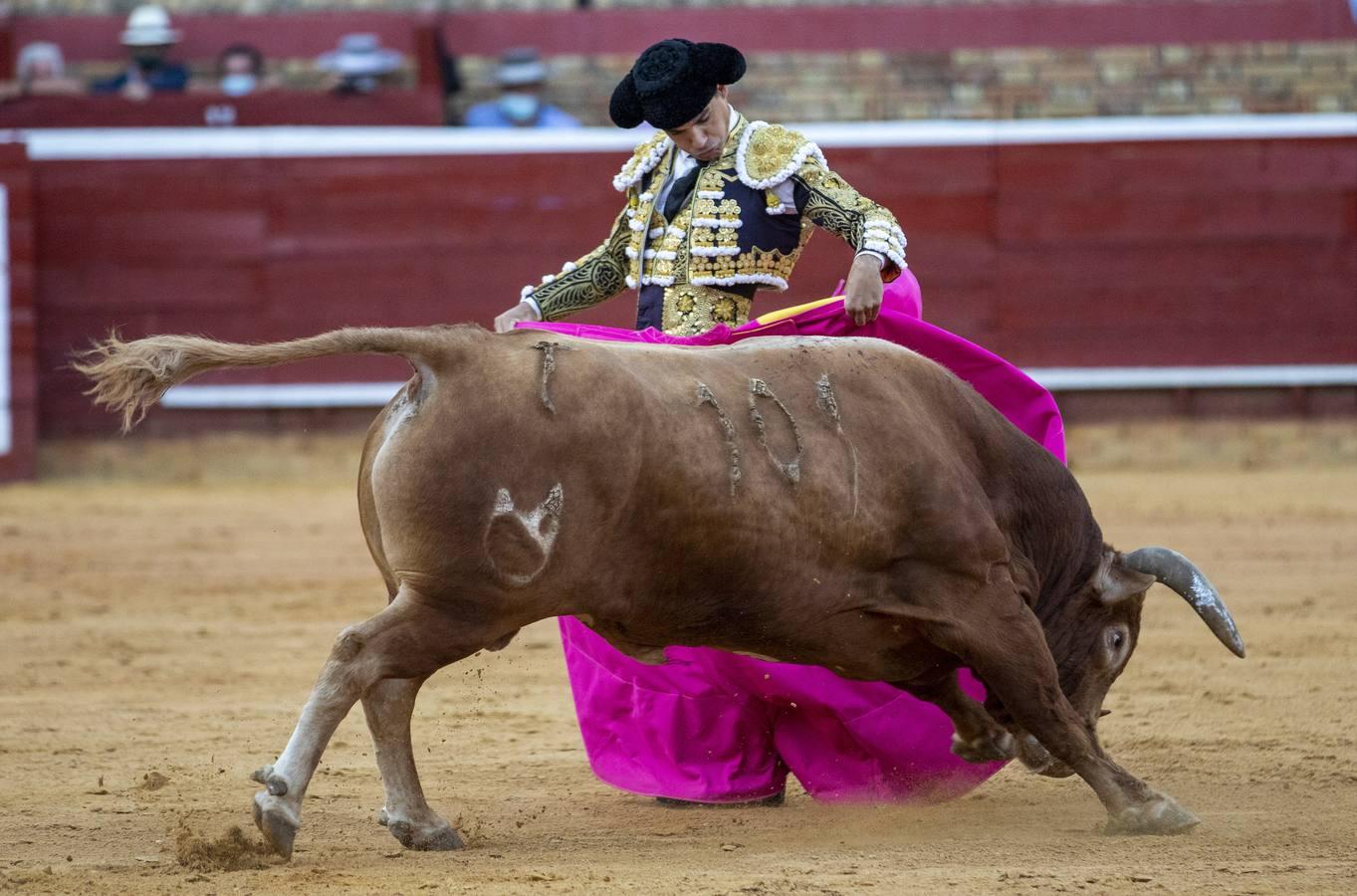 En imágenes, la primera corrida de toros de las Colombinas