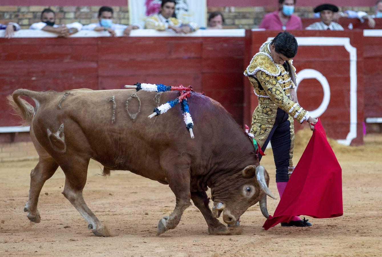 En imágenes, la primera corrida de toros de las Colombinas