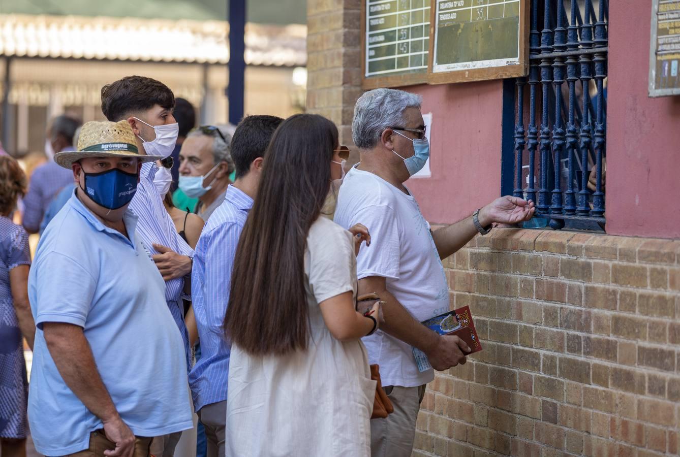 En imágenes, la primera corrida de toros de las Colombinas