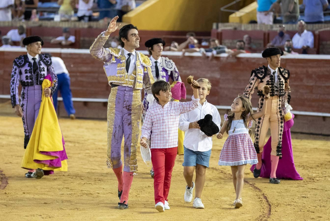 En imágenes, la primera corrida de toros de las Colombinas