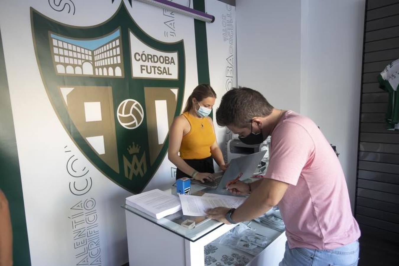 El inicio de la campaña de abonos del Córdoba Patrimonio, en imágenes