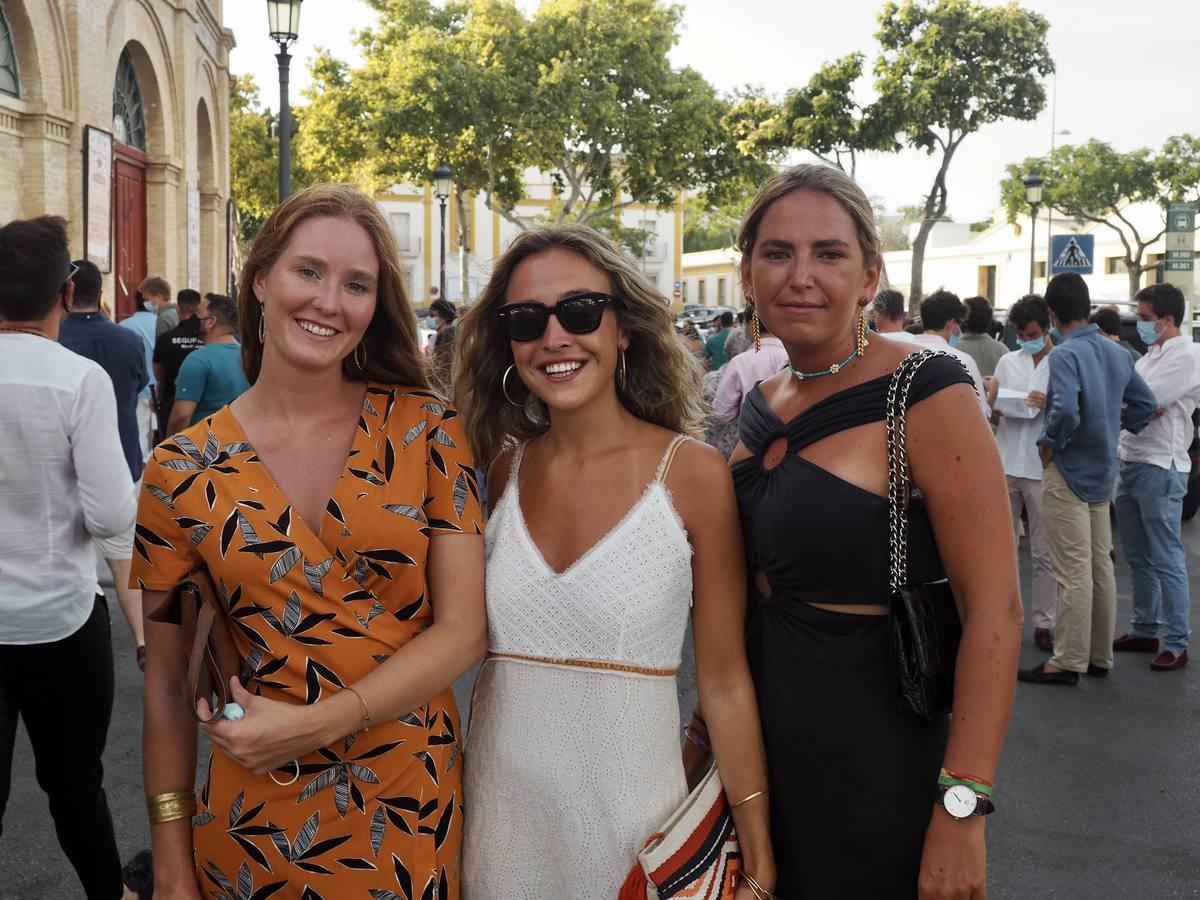 Victoria Benjumeda, Reyes Pommarez y Carmen Laffón. 