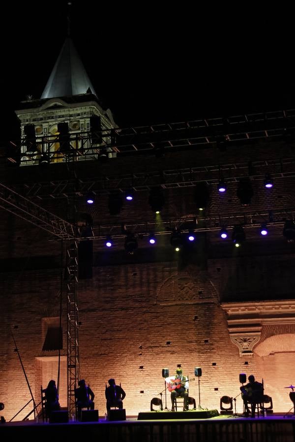 La Bienal de Flamenco alza el telón, en imágenes