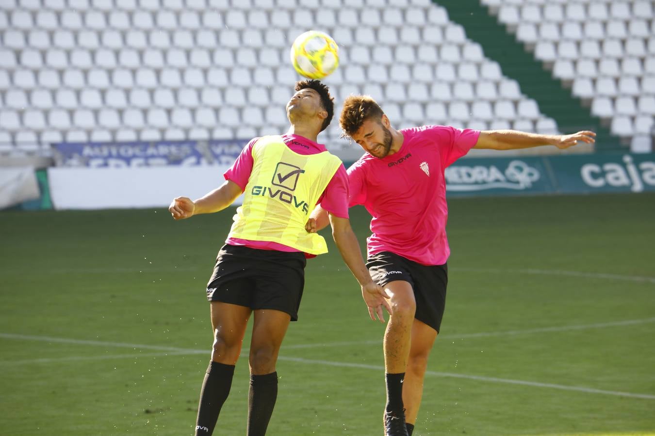 El triunfo del Córdoba CF ante el Córdoba B, en imágenes