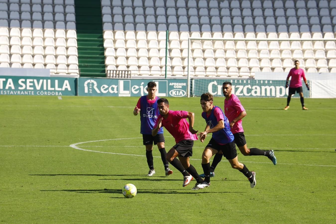 El triunfo del Córdoba CF ante el Córdoba B, en imágenes