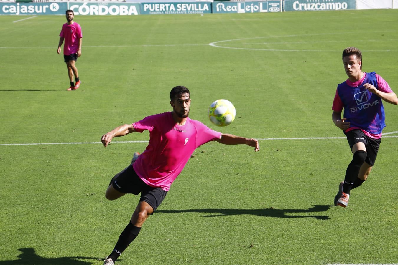 El triunfo del Córdoba CF ante el Córdoba B, en imágenes