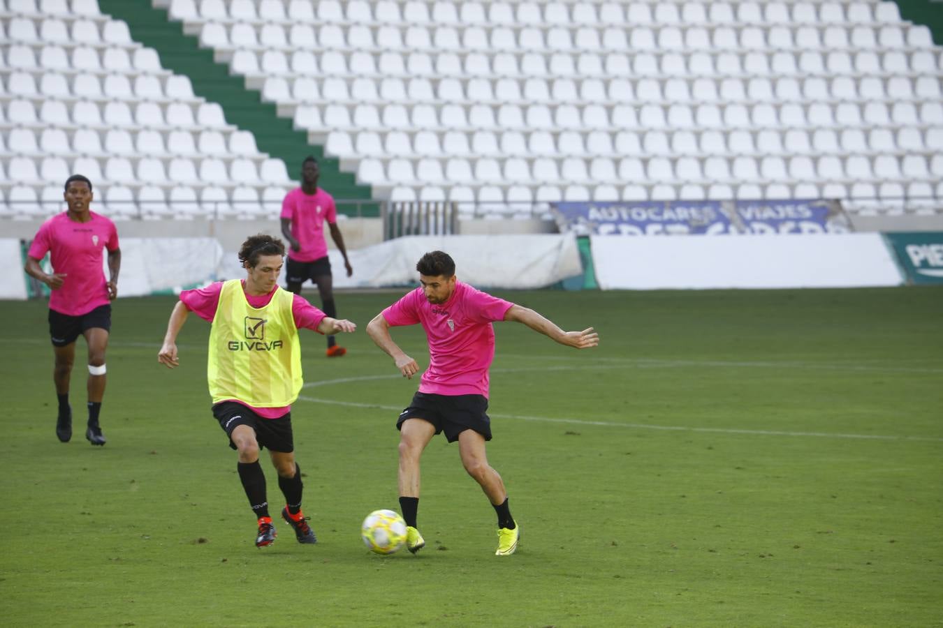 El triunfo del Córdoba CF ante el Córdoba B, en imágenes