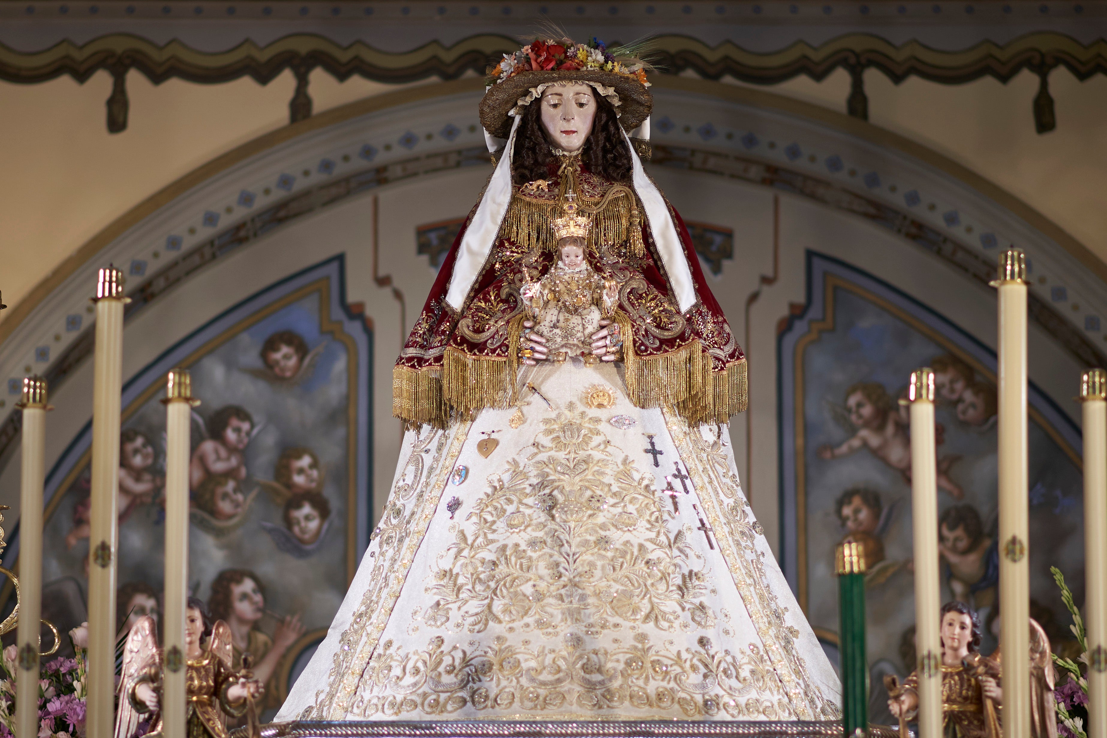 La Virgen del Rocío vestida de pastora, en imágenes