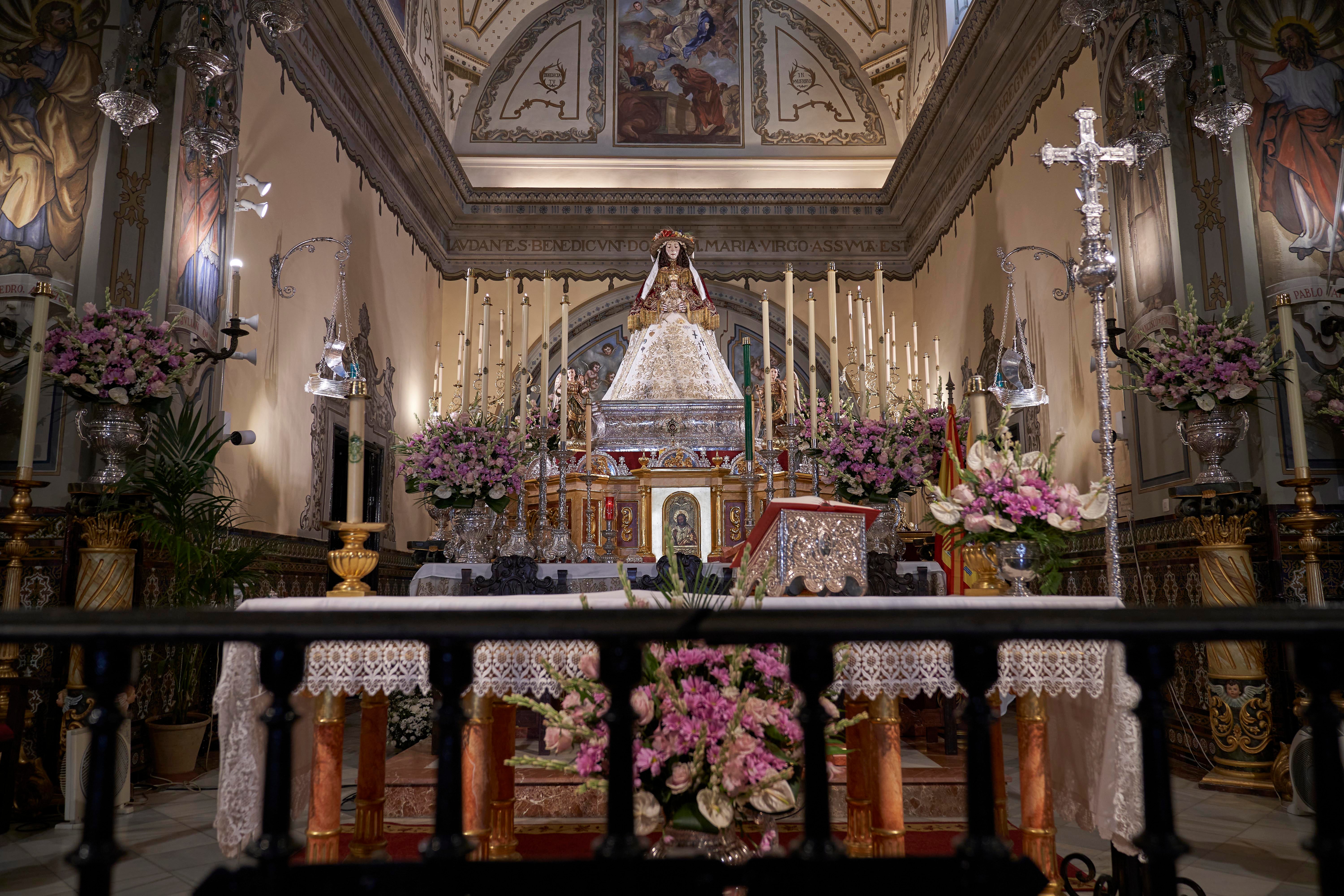 La Virgen del Rocío vestida de pastora, en imágenes