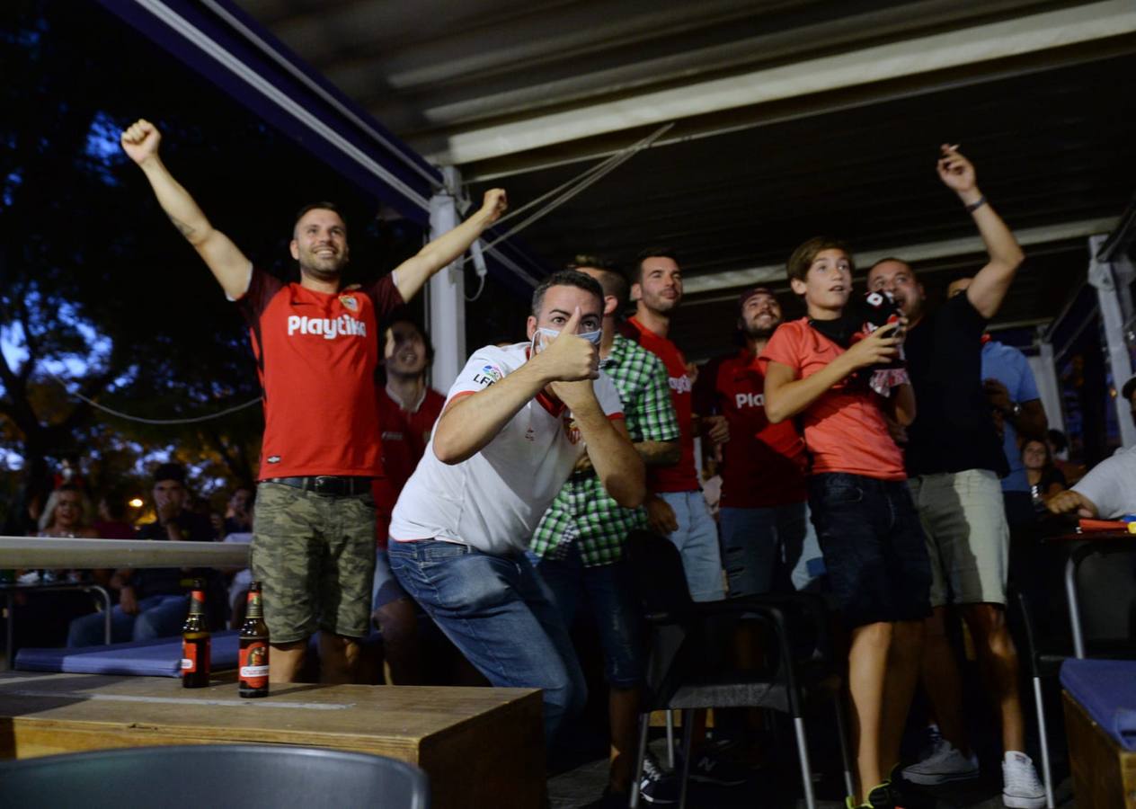 Sevilla FC - Inter de Milán: en imágenes, así han vivido la victoria rojiblanca los sevillistas